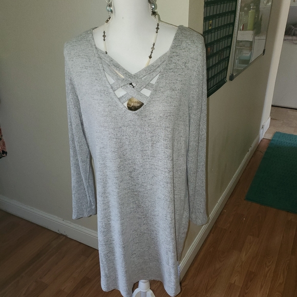 Bobbie Brooks Dresses & Skirts - Gray long sleeve sweater dress 2x